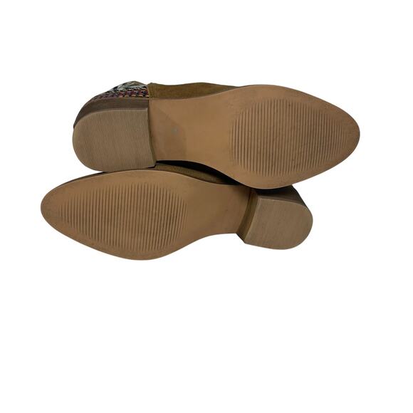 STEVE MADDEN Women’s Suede Tribal Trim Short Boot - Picture 7 of 7